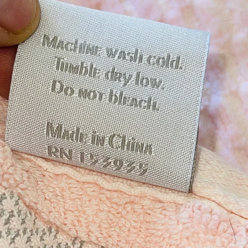 Catherine Malandrino Washcloth Set 2pc Pink White Textured Cotton Grey Stripe